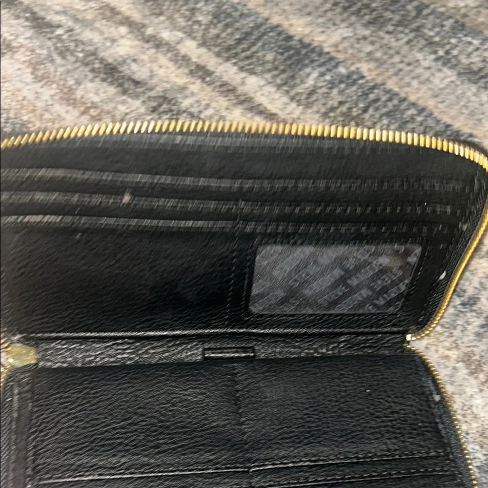 Steve Madden Black and White Wristlet